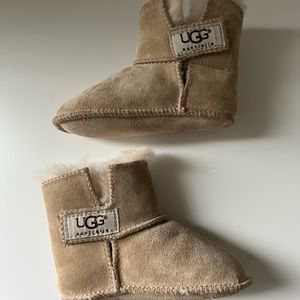 UGG unisex booties - baby size medium (12-18 months) never worn